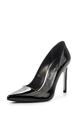 Stuart Weitzman  TARA